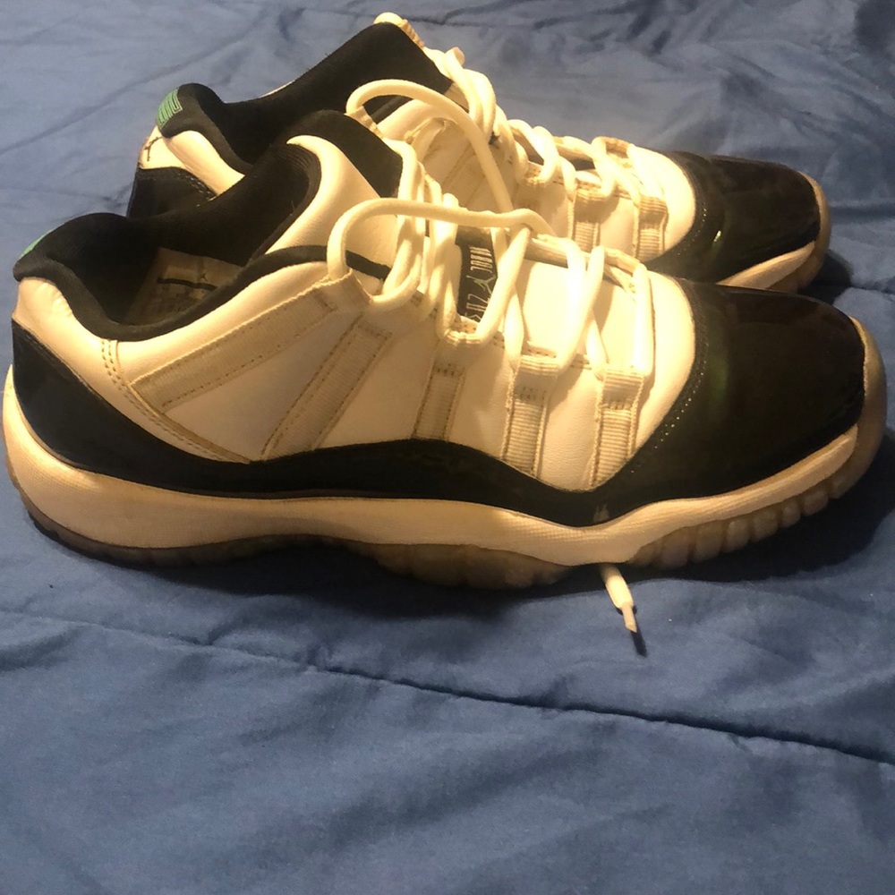 black and white jordan 11’s